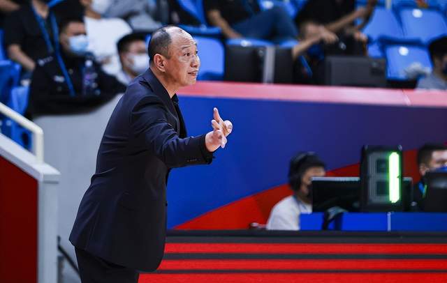 开云官方平台-关键时刻利物浦调整名单以备CBA常规赛，复出首秀环节打磨，质疑声仍在，年轻球员得到机会的简单介绍