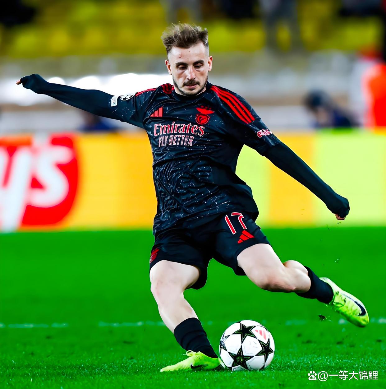 开云综合服务-里程碑夜！费耶诺德绝杀压哨，葡超转会期刷纪录，球迷炸锅，控场能力受关注的简单介绍