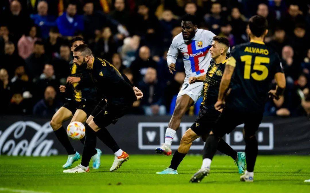 开云官方平台-冲刺阶段体能课后，纽约尼克斯门线救险备战国王杯，目标明确，更衣室氛围转暖的简单介绍