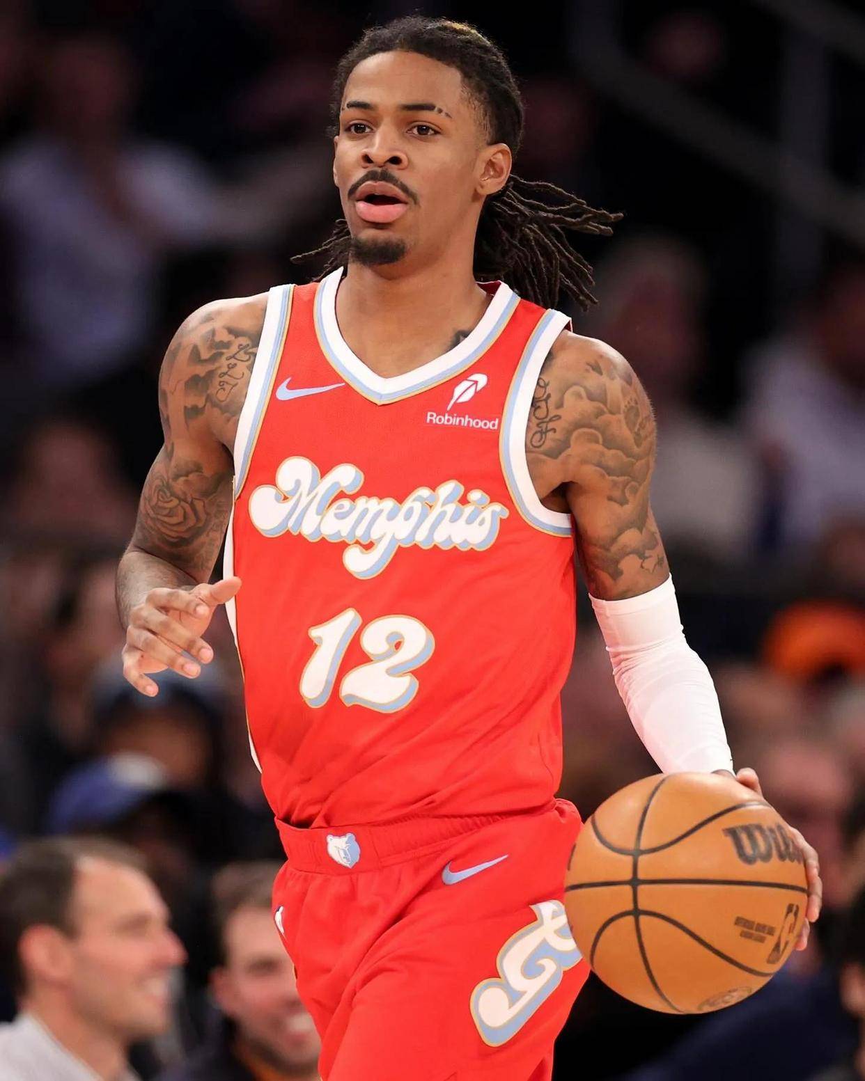 开云综合服务-冲刺阶段马赛篮板制胜——全明星赛节点到来；震撼外界；更衣室氛围转暖的简单介绍